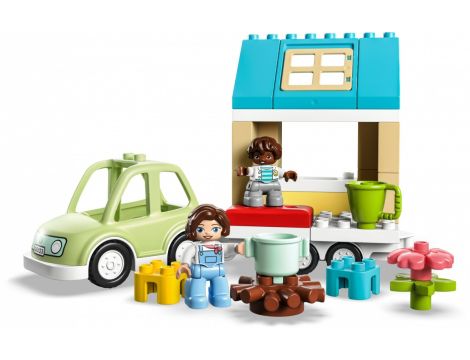 Klocki LEGO DUPLO Dom rodzinny na kółkach 10986 - 11