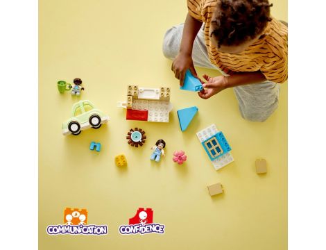 Klocki LEGO DUPLO Dom rodzinny na kółkach 10986 - 8