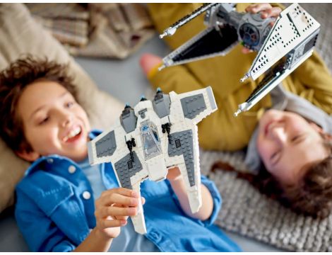 Klocki LEGO Star Wars Mandaloriański Kieł vs. TIE Interceptor 75348 - 7